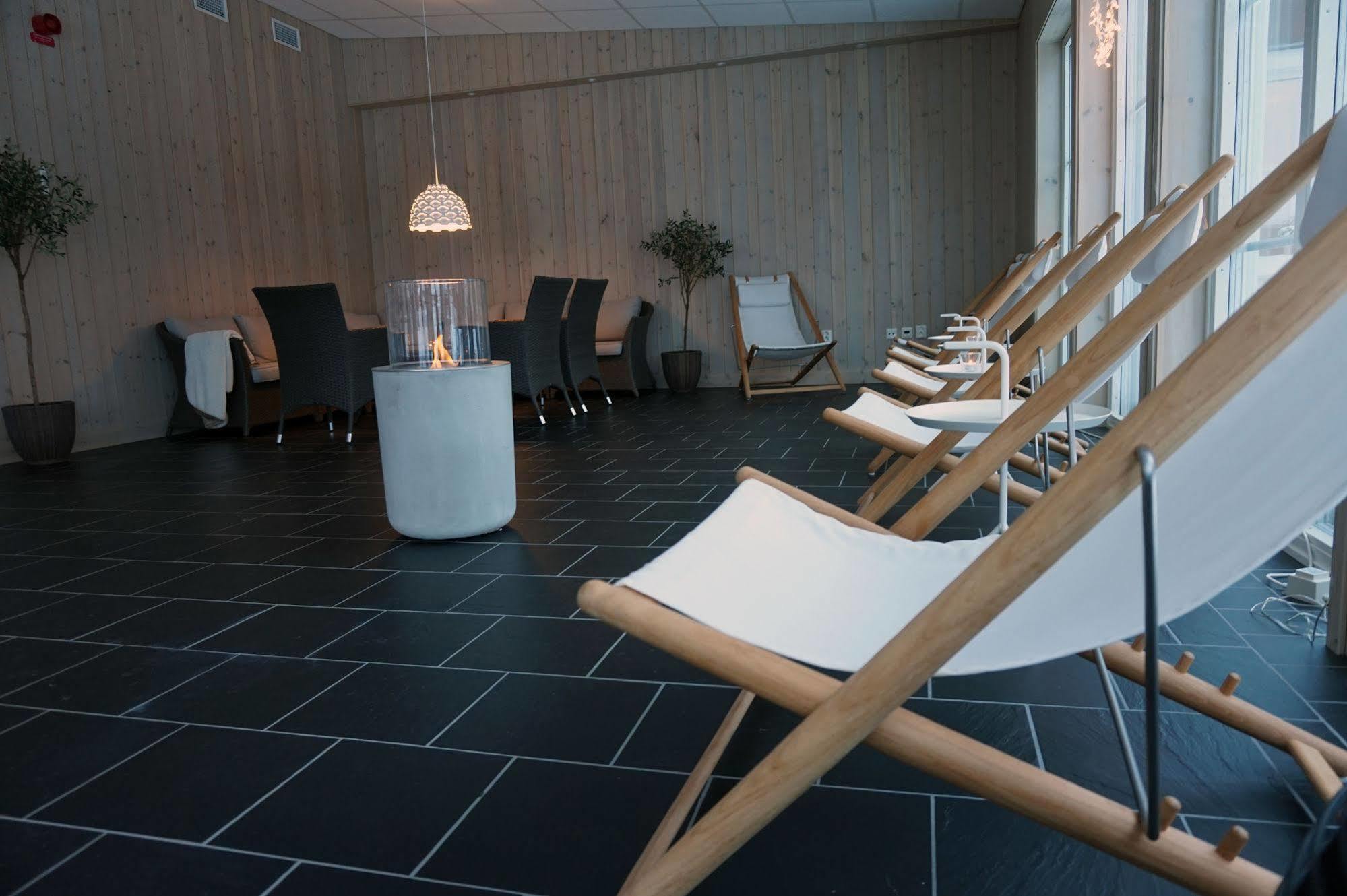 Stiftsgarden Konferens & Hotell 谢莱夫特奥 外观 照片